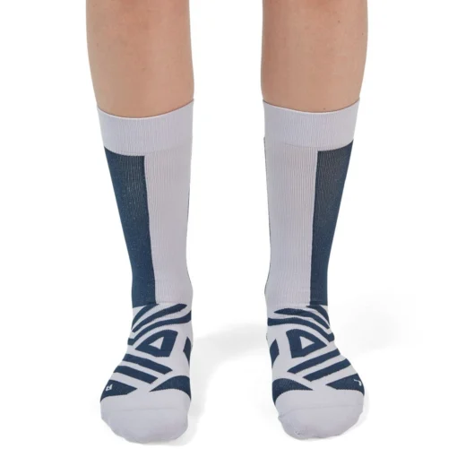 On Running Women's High Sock -Sports Gear Store Small PNG high sock fw21 navy lilac w g1